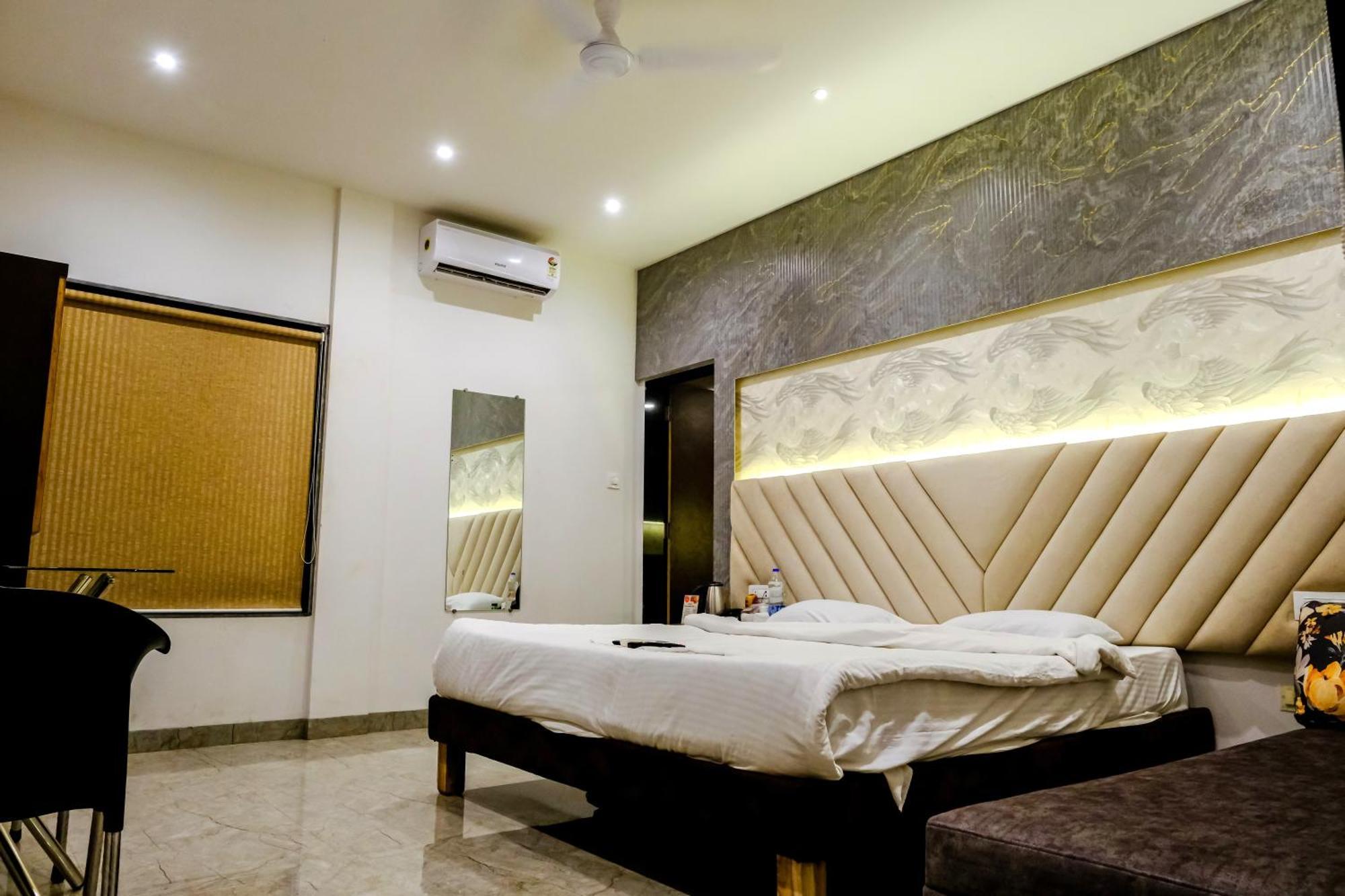 Sanidhya Beach Resort Alībāg Exterior foto